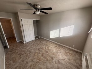 5320 S Swenson St in Las Vegas, NV - Building Photo - Building Photo