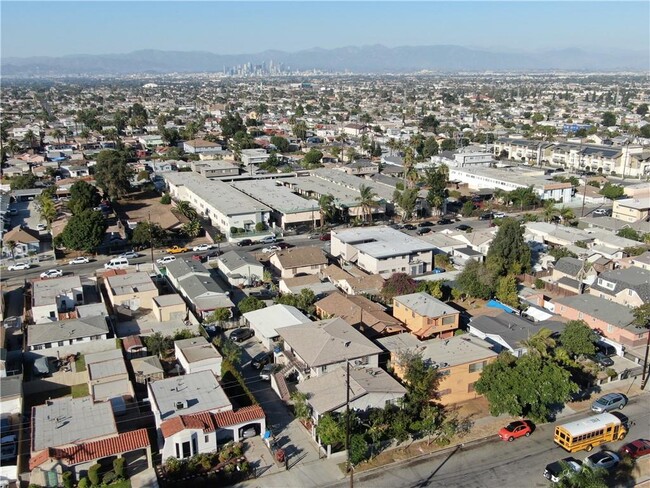 1455 W 106th St in Los Angeles, CA - Building Photo - Building Photo