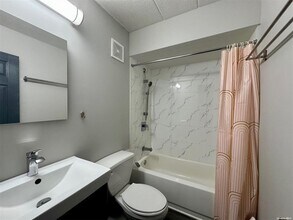 68-05 242nd St in Queens, NY - Building Photo - Building Photo