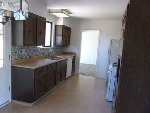 1409 E Lemon Ave in Lompoc, CA - Building Photo - Building Photo