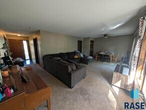 4108 S Teakwood Ave in Sioux Falls, SD - Building Photo - Building Photo