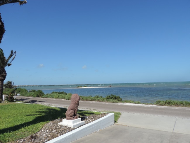 919 S Water St in Rockport, TX - Building Photo - Building Photo