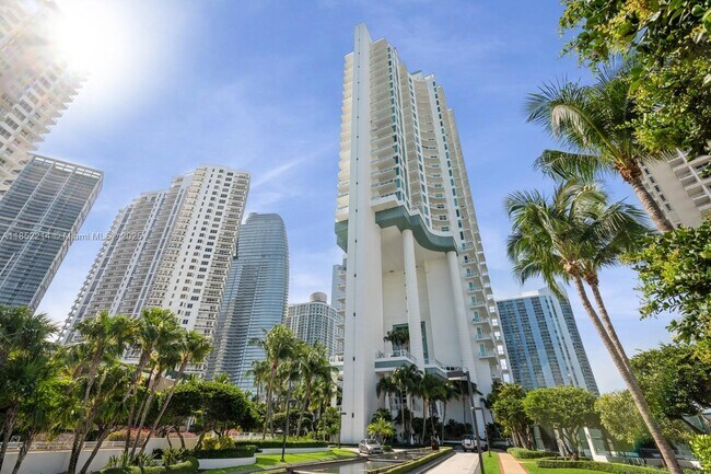 property at 900 Brickell Key Blvd