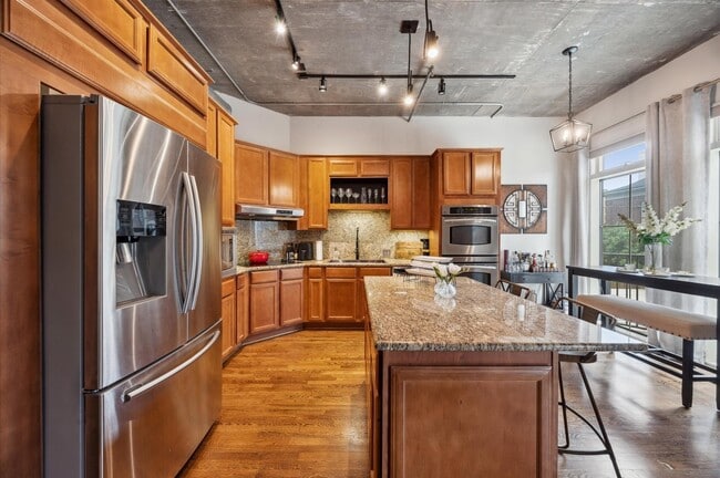 property at 1616 Fountain View Dr