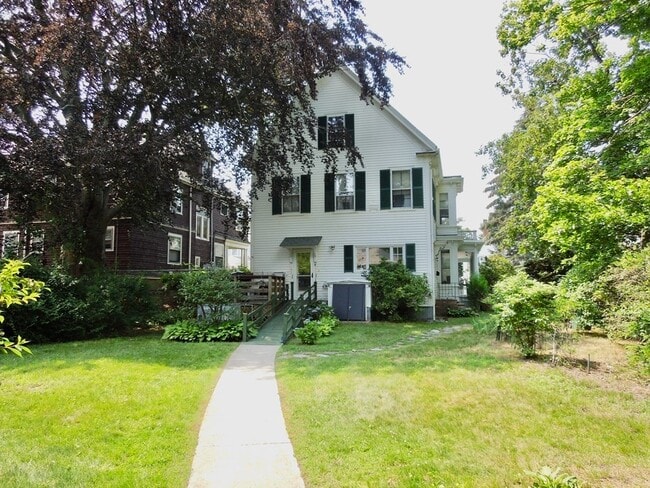 9 Brewster St in Plymouth, MA - Building Photo - Building Photo