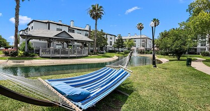 The Palms at Clear Lake Apartments in Houston, TX - Building Photo - Building Photo