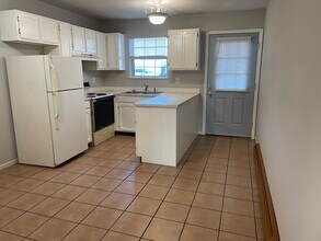 317 Stratford Way, Unit 1 in Holland, MI - Building Photo - Building Photo