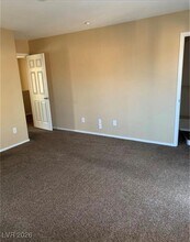 1142 Paradise Garden Dr in Henderson, NV - Building Photo - Building Photo