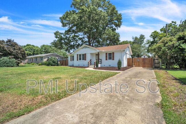 120 Abbotsford Dr in Simpsonville, SC - Building Photo - Building Photo