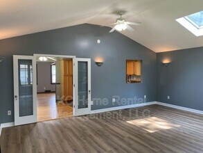 1519 NE Englewood Rd in Kansas City, MO - Building Photo - Building Photo
