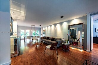 811 NE 71st St in Miami, FL - Building Photo - Building Photo