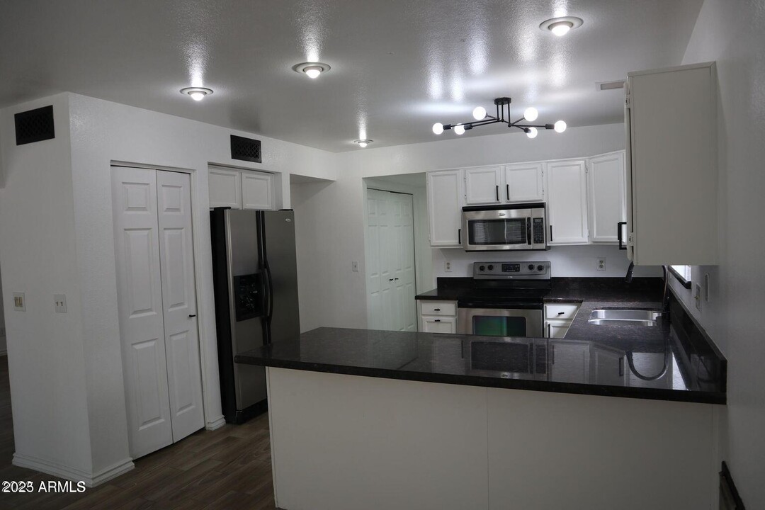 19802 N 48th Ln in Glendale, AZ - Building Photo