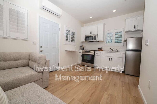 property at 1638 Dartmouth St