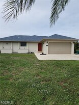 3025 Magnolia Way in Punta Gorda, FL - Building Photo