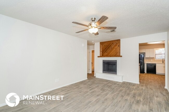 2737 Mill Pond Rd in Denton, TX - Building Photo - Building Photo