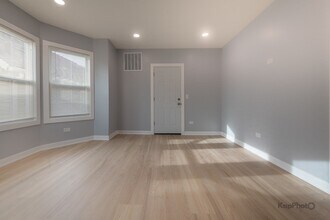 2821 S Emerald Ave in Chicago, IL - Building Photo - Building Photo