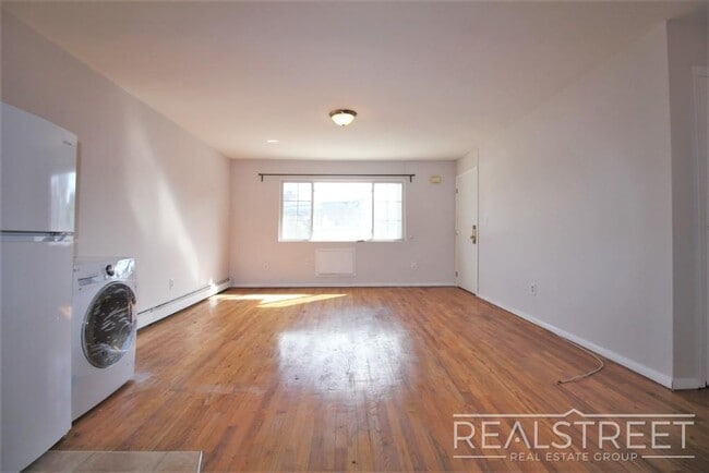 Winthrop Street in Brooklyn, NY - Building Photo - Building Photo