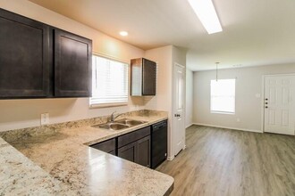 2453 Bull Trout Dr in Conroe, TX - Building Photo - Building Photo