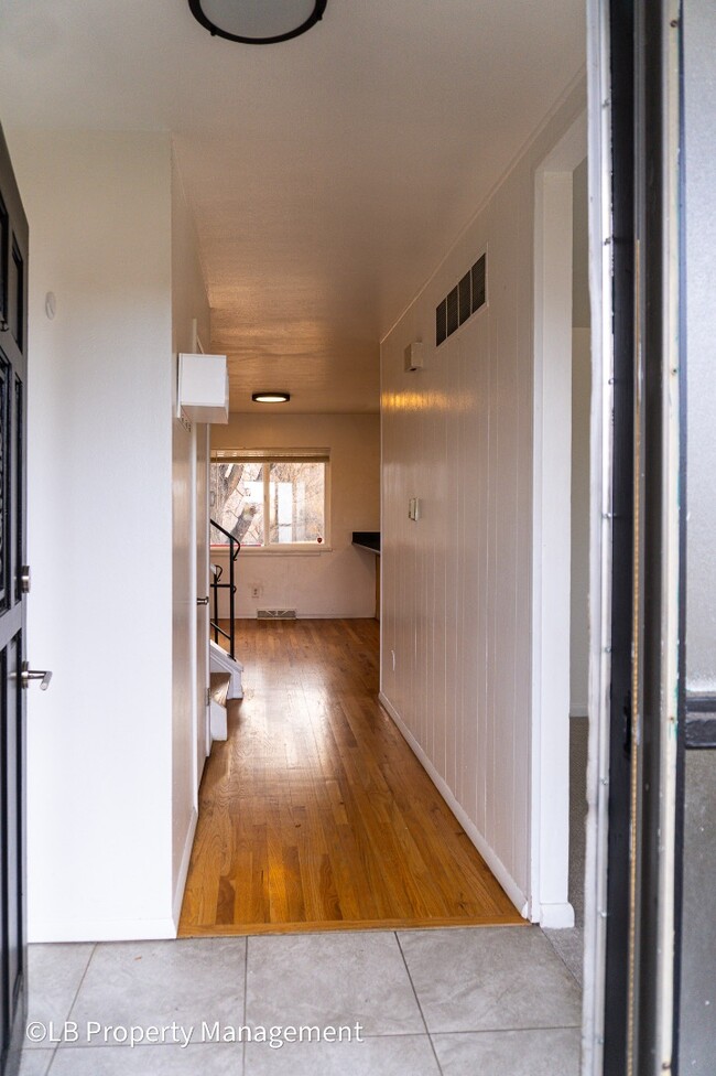 8150 E Linvale Pl in Denver, CO - Building Photo - Building Photo