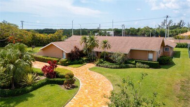 7720 SW 183rd Terrace in Palmetto Bay, FL - Building Photo - Building Photo