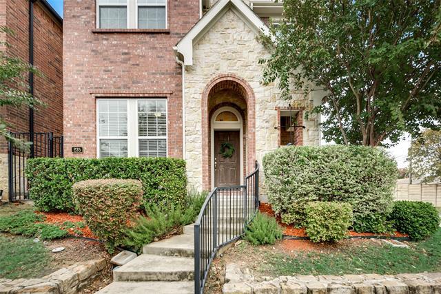 235 Knapford in Euless, TX - Building Photo