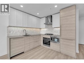 2381 Beta Ave in Burnaby, BC - Building Photo - Building Photo