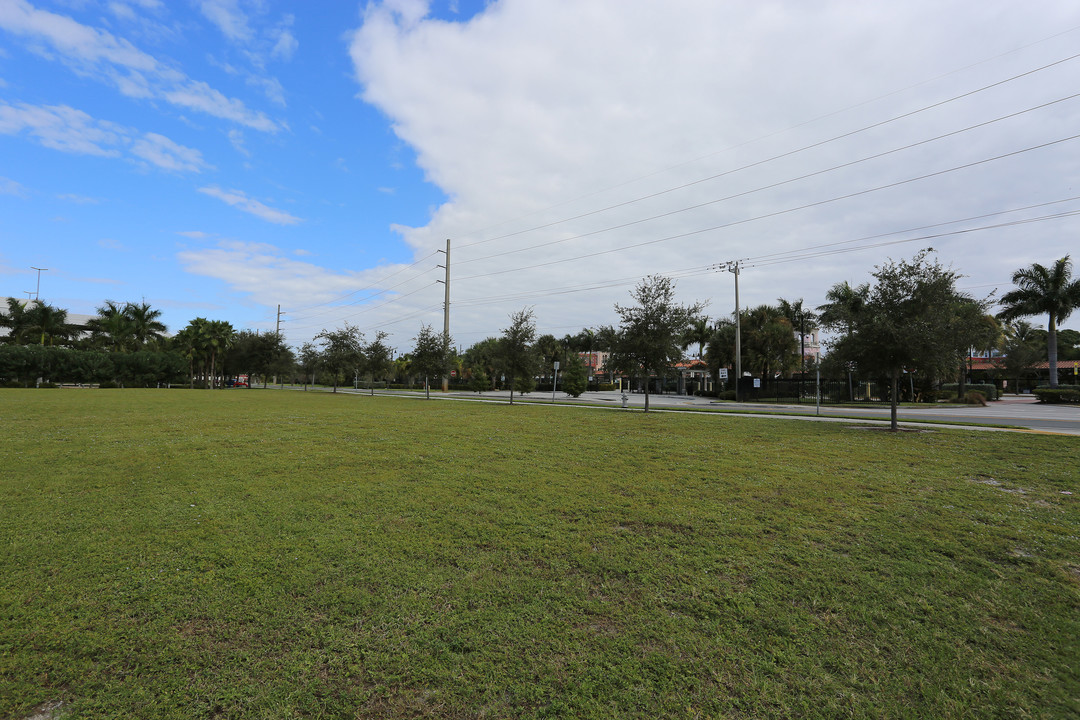 The Edge Phase II in West Palm Beach, FL - Building Photo