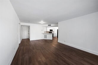 8851 Wiles Rd in Coral Springs, FL - Building Photo - Building Photo