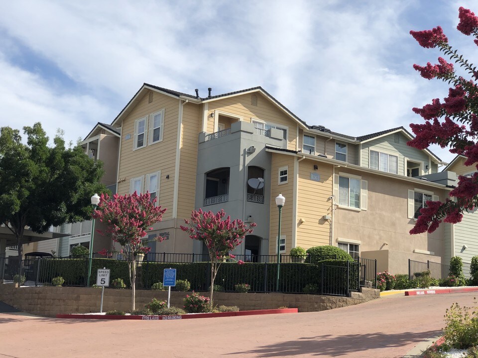 Pinewoods Apartments in Sutter Creek, CA - Foto de edificio