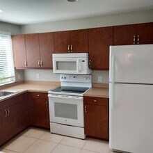 5611 S Sherwood Ave in Tampa, FL - Building Photo - Building Photo