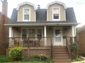 3304 N Paris Ave in Chicago, IL - Building Photo