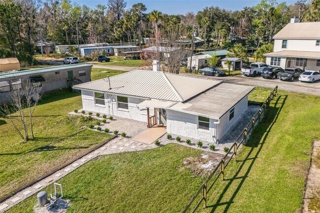 9400 NE 307th Ct in Fort Mc Coy, FL - Building Photo - Building Photo