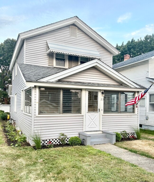 23 Warren St in Milford, CT - Building Photo - Building Photo