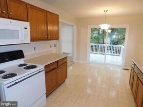 10110 Heriot Row Ct in Fredericksburg, VA - Building Photo - Building Photo