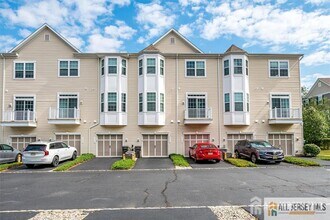 1515 Hudson Cir in Highland Park, NJ - Foto de edificio - Building Photo