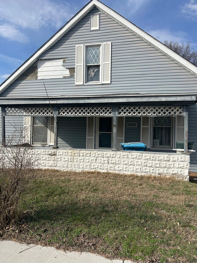 47 W Penning Ave in Wood River, IL - Foto de edificio - Building Photo