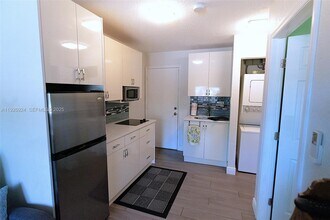 16060 SW 144th Ave in Miami, FL - Building Photo - Building Photo