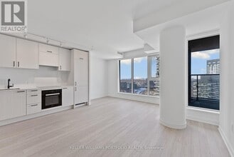 1 Quarrington Lane in North York, ON - Building Photo - Building Photo