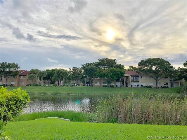 1174 Lake Terry Dr-Unit -F in West Palm Beach, FL - Building Photo