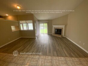 2171 Aztec Dr W in Jacksonville, FL - Foto de edificio - Building Photo