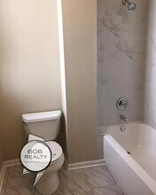 2445 N Clybourn Ave in Chicago, IL - Building Photo - Building Photo
