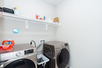 110 Turner St in Conroe, TX - Foto de edificio - Building Photo