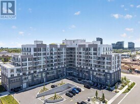 412 Silver Maple Rd in Oakville, ON - Building Photo