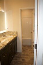 49 Lake House Ct in Sacramento, CA - Building Photo - Building Photo