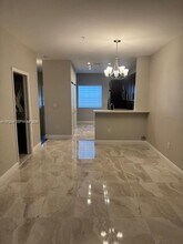 5650 NW 115th Ct in Doral, FL - Building Photo - Building Photo