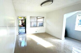 1207 Marseille Dr in Miami Beach, FL - Building Photo