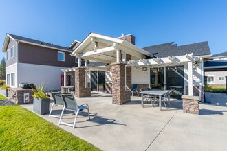 Blue Point Apartments in Spokane, WA - Building Photo - Building Photo