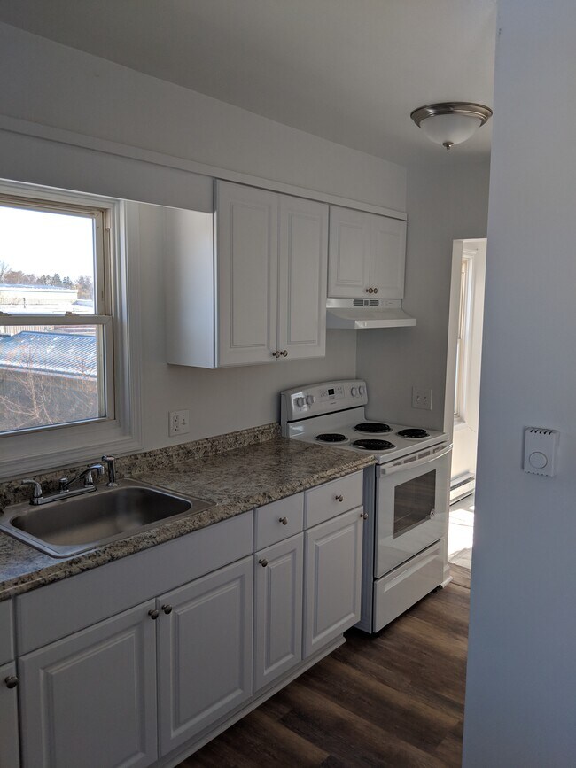 639 E Main St Apartments and Nearby Batavia Apartments For Rent