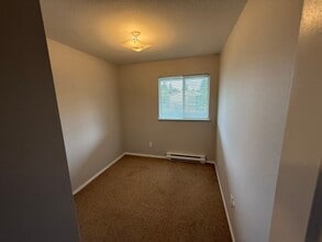1900 Bowen Rd in Nanaimo, BC - Building Photo - Building Photo
