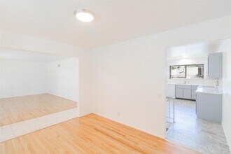 9724 Brookmere Dr in St. Louis, MO - Building Photo - Building Photo